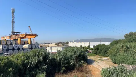 Vista del entorno industrial de Guadarranque, en San Roque, donde se ubican los terrenos adquiridos para el desarrollo de nuevos proyectos empresariales.