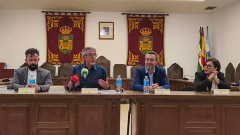 Presentaci&oacute;n del libro de Gianni Palumbo sobre el naufragio del vapor &lsquo;Utopia&rsquo; en el Sal&oacute;n de Plenos del Ayuntamiento de La L&iacute;nea - FOTO: Luc&iacute;a Becerra