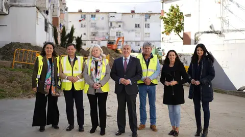 Visita institucional a las obras de reurbanizaci&oacute;n que se ejecutan en la barriada de La Pi&ntilde;era