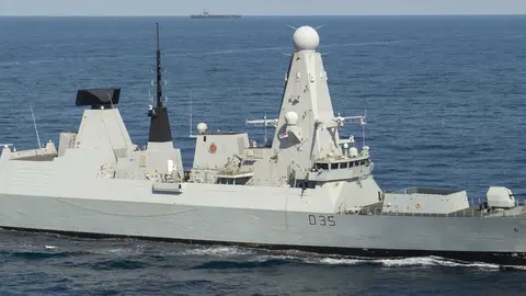 D35-HMS-Dragon-032