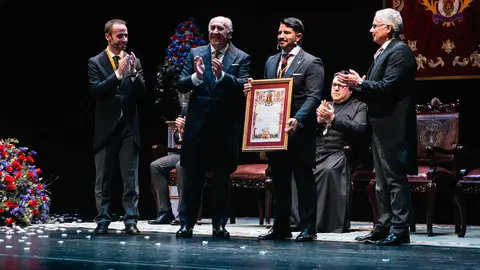 Jorge Juli&aacute; emociona en el preg&oacute;n de la Semana Santa de Algeciras 2026_73