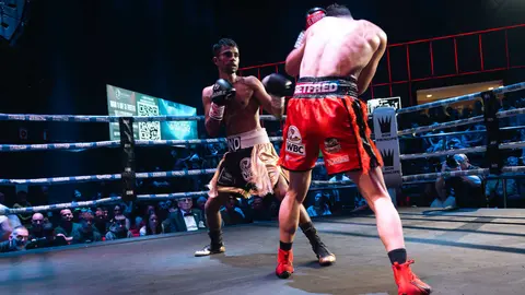 &iexcl;Campe&oacute;n en Gibraltar! Tyrone gana por decisi&oacute;n tras un final de infarto_004