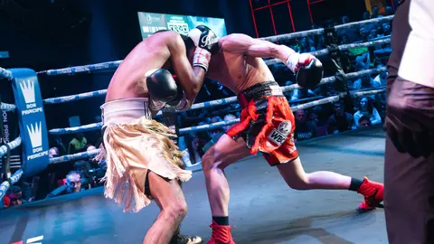 &iexcl;Campe&oacute;n en Gibraltar! Tyrone gana por decisi&oacute;n tras un final de infarto_008