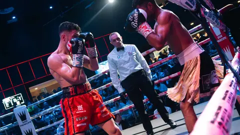 &iexcl;Campe&oacute;n en Gibraltar! Tyrone gana por decisi&oacute;n tras un final de infarto_017