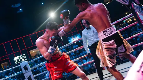 &iexcl;Campe&oacute;n en Gibraltar! Tyrone gana por decisi&oacute;n tras un final de infarto_018