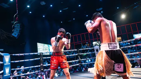 &iexcl;Campe&oacute;n en Gibraltar! Tyrone gana por decisi&oacute;n tras un final de infarto_041