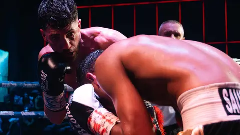 &iexcl;Campe&oacute;n en Gibraltar! Tyrone gana por decisi&oacute;n tras un final de infarto_043