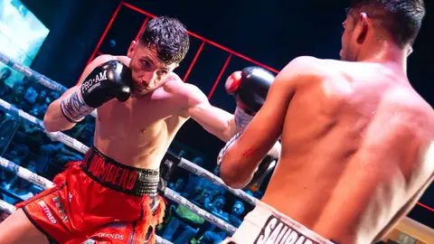 &iexcl;Campe&oacute;n en Gibraltar! Tyrone gana por decisi&oacute;n tras un final de infarto_046