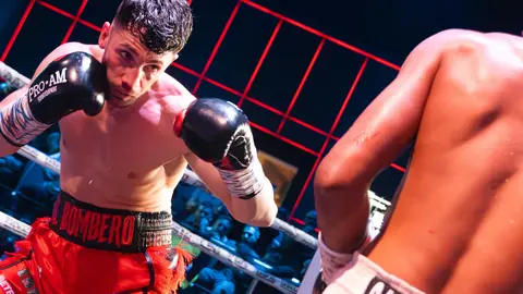 &iexcl;Campe&oacute;n en Gibraltar! Tyrone gana por decisi&oacute;n tras un final de infarto_047