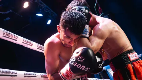 &iexcl;Campe&oacute;n en Gibraltar! Tyrone gana por decisi&oacute;n tras un final de infarto_051