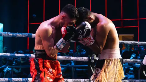 &iexcl;Campe&oacute;n en Gibraltar! Tyrone gana por decisi&oacute;n tras un final de infarto_054