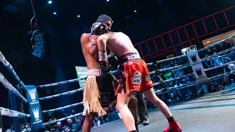 &iexcl;Campe&oacute;n en Gibraltar! Tyrone gana por decisi&oacute;n tras un final de infarto_057