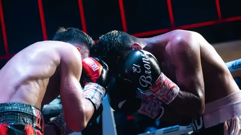 &iexcl;Campe&oacute;n en Gibraltar! Tyrone gana por decisi&oacute;n tras un final de infarto_060