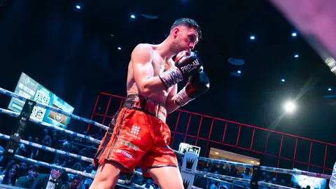&iexcl;Campe&oacute;n en Gibraltar! Tyrone gana por decisi&oacute;n tras un final de infarto_064