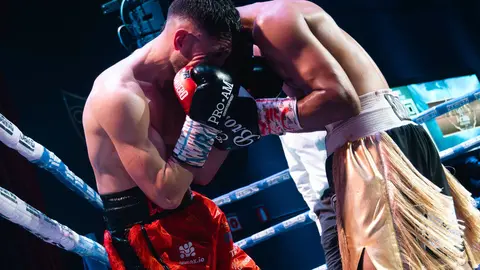 &iexcl;Campe&oacute;n en Gibraltar! Tyrone gana por decisi&oacute;n tras un final de infarto_070