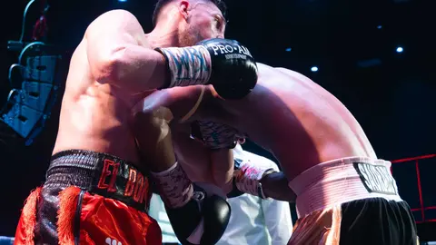 &iexcl;Campe&oacute;n en Gibraltar! Tyrone gana por decisi&oacute;n tras un final de infarto_074