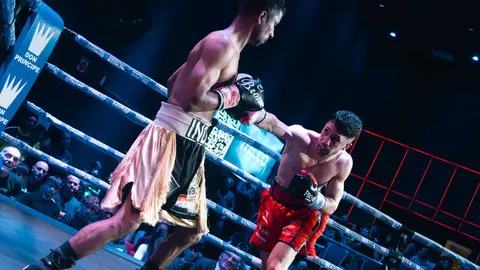 &iexcl;Campe&oacute;n en Gibraltar! Tyrone gana por decisi&oacute;n tras un final de infarto_075