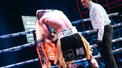 &iexcl;Campe&oacute;n en Gibraltar! Tyrone gana por decisi&oacute;n tras un final de infarto_089