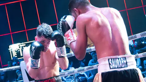 &iexcl;Campe&oacute;n en Gibraltar! Tyrone gana por decisi&oacute;n tras un final de infarto_091