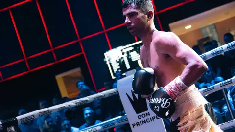 &iexcl;Campe&oacute;n en Gibraltar! Tyrone gana por decisi&oacute;n tras un final de infarto_092