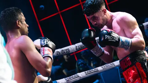 &iexcl;Campe&oacute;n en Gibraltar! Tyrone gana por decisi&oacute;n tras un final de infarto_093
