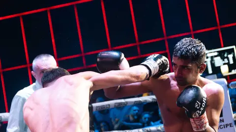 &iexcl;Campe&oacute;n en Gibraltar! Tyrone gana por decisi&oacute;n tras un final de infarto_094