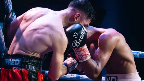 &iexcl;Campe&oacute;n en Gibraltar! Tyrone gana por decisi&oacute;n tras un final de infarto_111