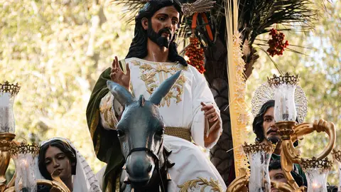 Domingo de Ramos en Algeciras- ambiente, tradici&oacute;n y primeras salidas_011