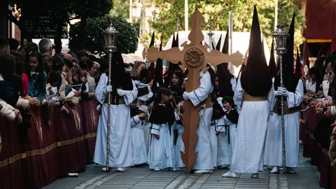 Lunes Santo en Algeciras- solemnidad, estreno y gran ambiente en las calles_01