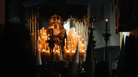 La recogida del Medinaceli y la Esperanza pone el broche al Martes Santo en Algeciras_11