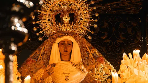 La recogida del Medinaceli y la Esperanza pone el broche al Martes Santo en Algeciras_12
