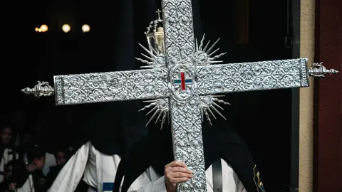 Jueves Santo en Algeciras- Tres Ca&iacute;das y Nazareno, fe y multitud en la calle_005
