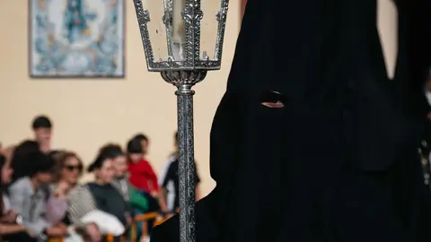 Jueves Santo en Algeciras- Tres Ca&iacute;das y Nazareno, fe y multitud en la calle_006