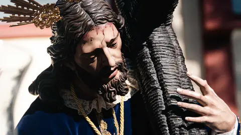 Jueves Santo en Algeciras- Tres Ca&iacute;das y Nazareno, fe y multitud en la calle_018