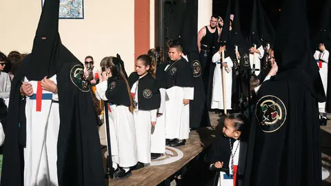 Jueves Santo en Algeciras- Tres Ca&iacute;das y Nazareno, fe y multitud en la calle_024