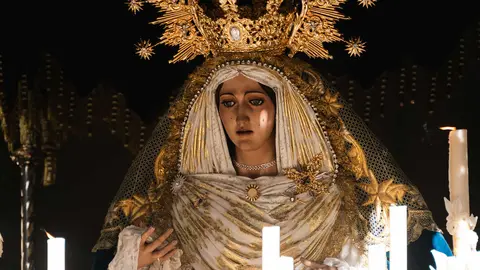 Jueves Santo en Algeciras- Tres Ca&iacute;das y Nazareno, fe y multitud en la calle_036