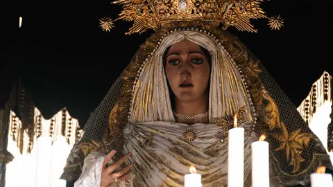 Jueves Santo en Algeciras- Tres Ca&iacute;das y Nazareno, fe y multitud en la calle_041