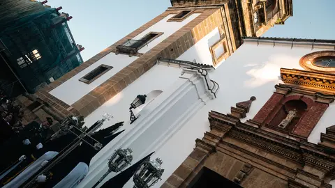 Jueves Santo en Algeciras- Tres Ca&iacute;das y Nazareno, fe y multitud en la calle_052