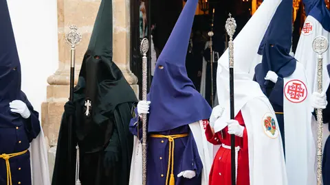 Jueves Santo en Algeciras- Tres Ca&iacute;das y Nazareno, fe y multitud en la calle_056