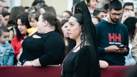 Jueves Santo en Algeciras- Tres Ca&iacute;das y Nazareno, fe y multitud en la calle_058