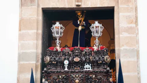 Jueves Santo en Algeciras- Tres Ca&iacute;das y Nazareno, fe y multitud en la calle_062