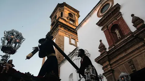 Jueves Santo en Algeciras- Tres Ca&iacute;das y Nazareno, fe y multitud en la calle_069