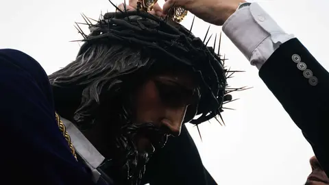 Jueves Santo en Algeciras- Tres Ca&iacute;das y Nazareno, fe y multitud en la calle_073