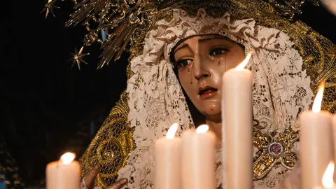 Jueves Santo en Algeciras- Tres Ca&iacute;das y Nazareno, fe y multitud en la calle_084