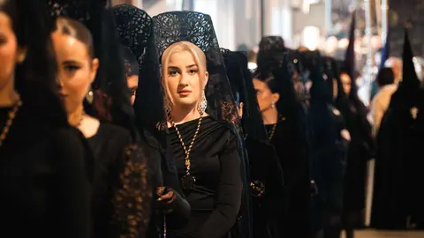 Jueves Santo en Algeciras- Tres Ca&iacute;das y Nazareno, fe y multitud en la calle_095