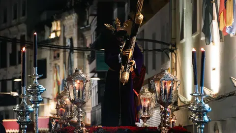 Jueves Santo en Algeciras- Tres Ca&iacute;das y Nazareno, fe y multitud en la calle_096