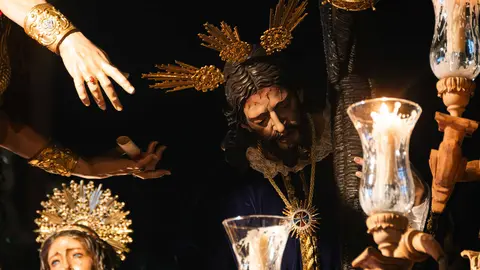 Jueves Santo en Algeciras- Tres Ca&iacute;das y Nazareno, fe y multitud en la calle_098