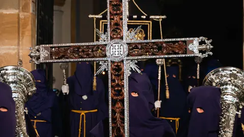 El Cristo de la Fe protagoniza la noche m&aacute;s sobrecogedora de la Semana Santa en Algeciras_01