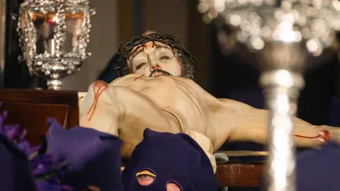 El Cristo de la Fe protagoniza la noche m&aacute;s sobrecogedora de la Semana Santa en Algeciras_02