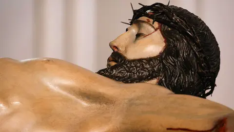 El Cristo de la Fe protagoniza la noche m&aacute;s sobrecogedora de la Semana Santa en Algeciras_03
